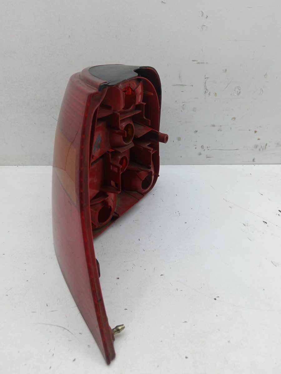Farol Trasero Derecho Exterior Volkswagen Golf IV Berlina (1J1) 1997-2003 SDI