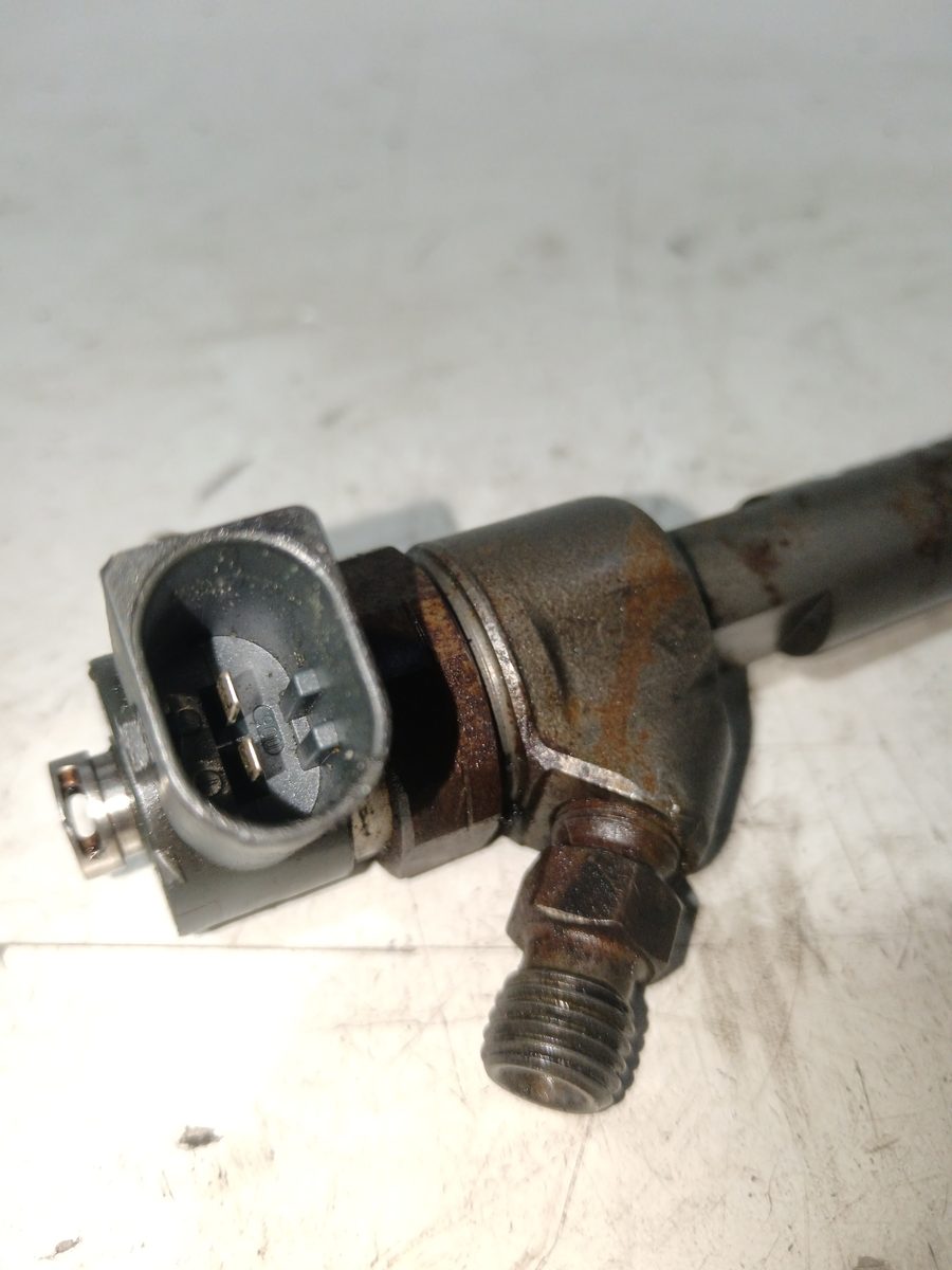 Inyector Mercedes-Benz Clase E (W211) Berlina 2002-2009 E 200 CDI (211.004) 0445110156
