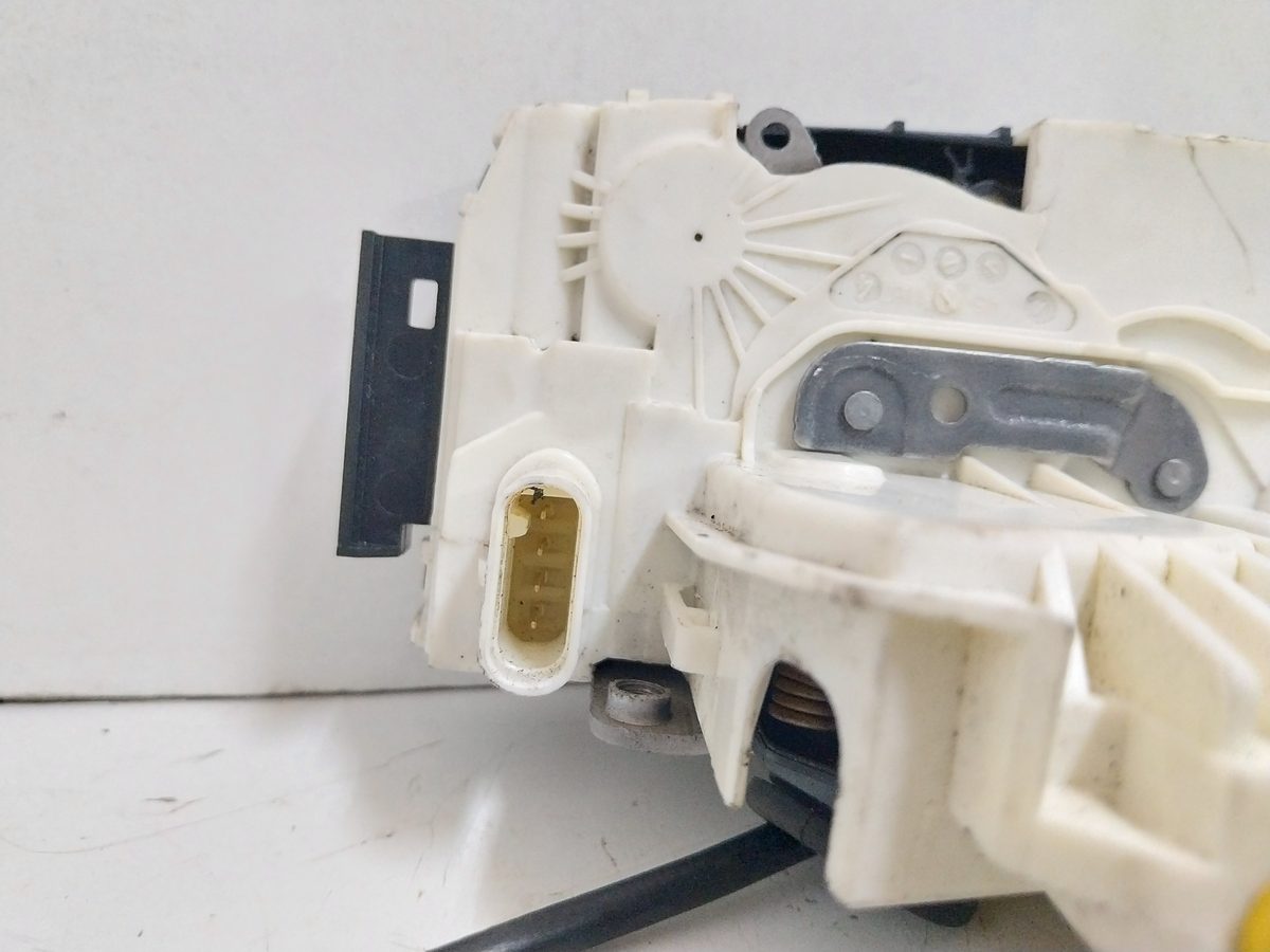 Cerradura Puerta Delantera Izquierda Mercedes-Benz Clase C (W204) Berlina A2047201535