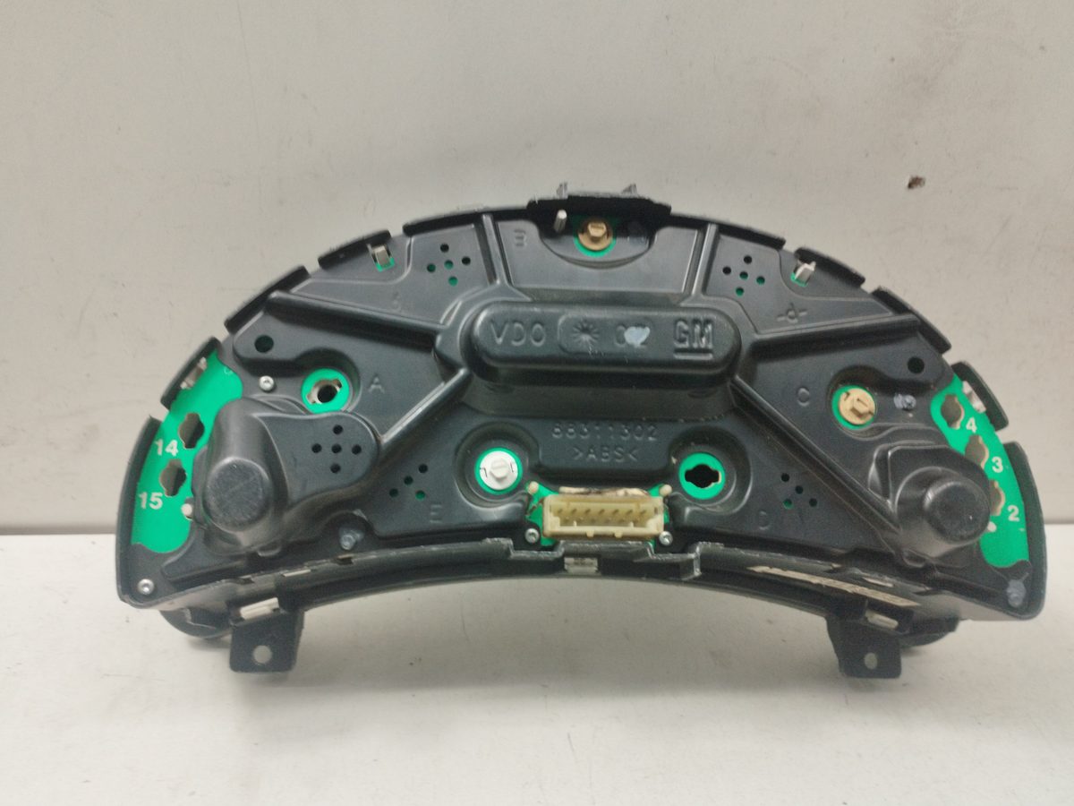 Tablero de Instrumentos Opel Corsa 2 2003-2007 Cosmo 1.3L 51kW 09166819FT