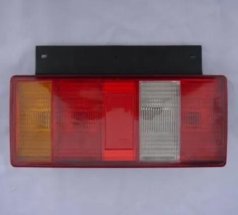 Faro trasero izquierdo