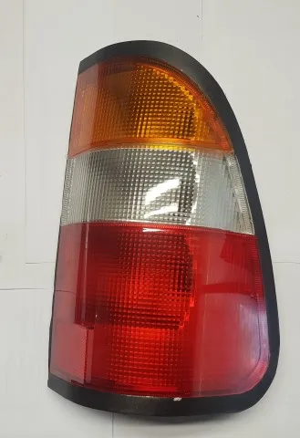 Faro trasero derecho