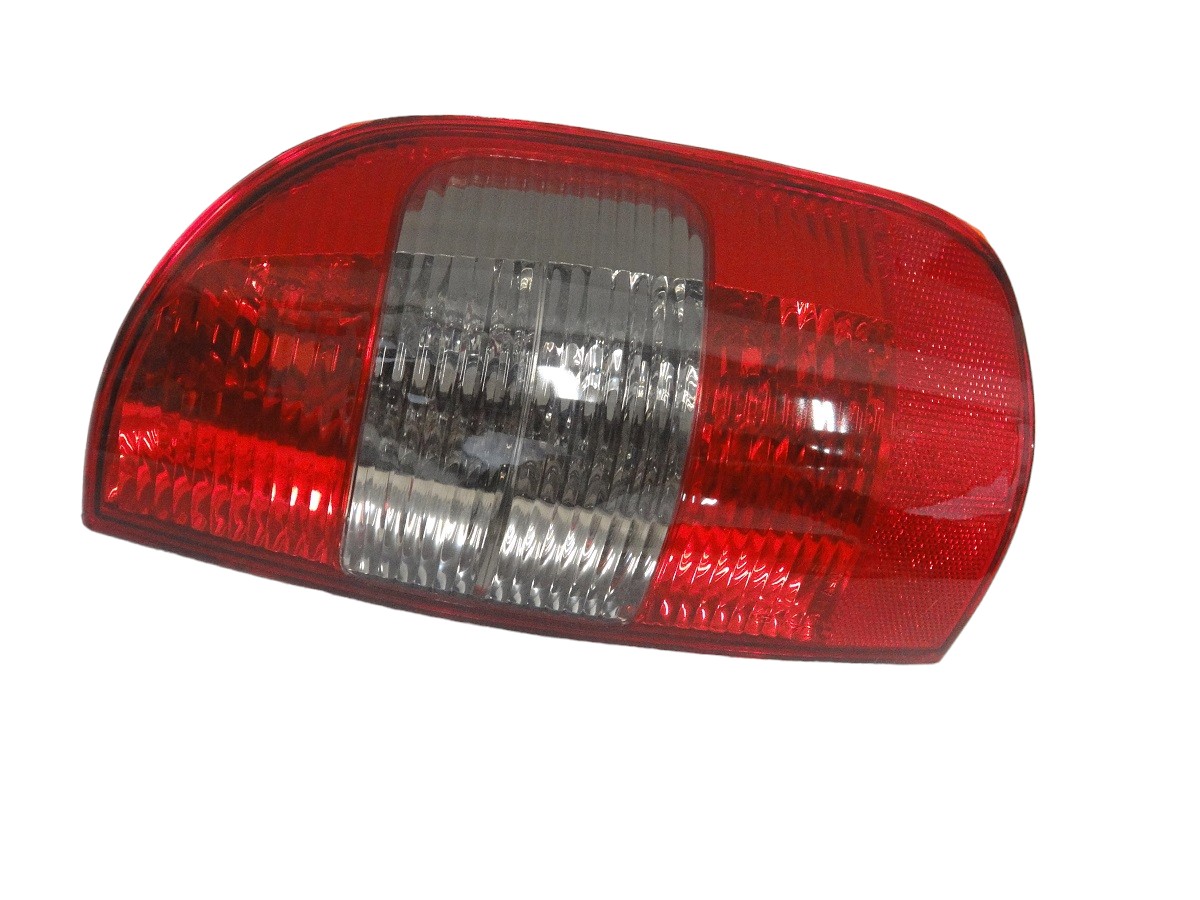 FARO TRASERO DERECHO CHEVROLET S10 2001/2008 (FUME)