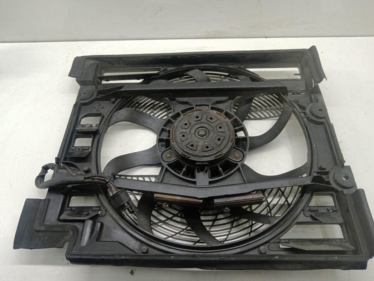 Electroventilador BMW Serie 5 Touring (E39) 1996-2004 520i 2.0L 110kW 64548370993