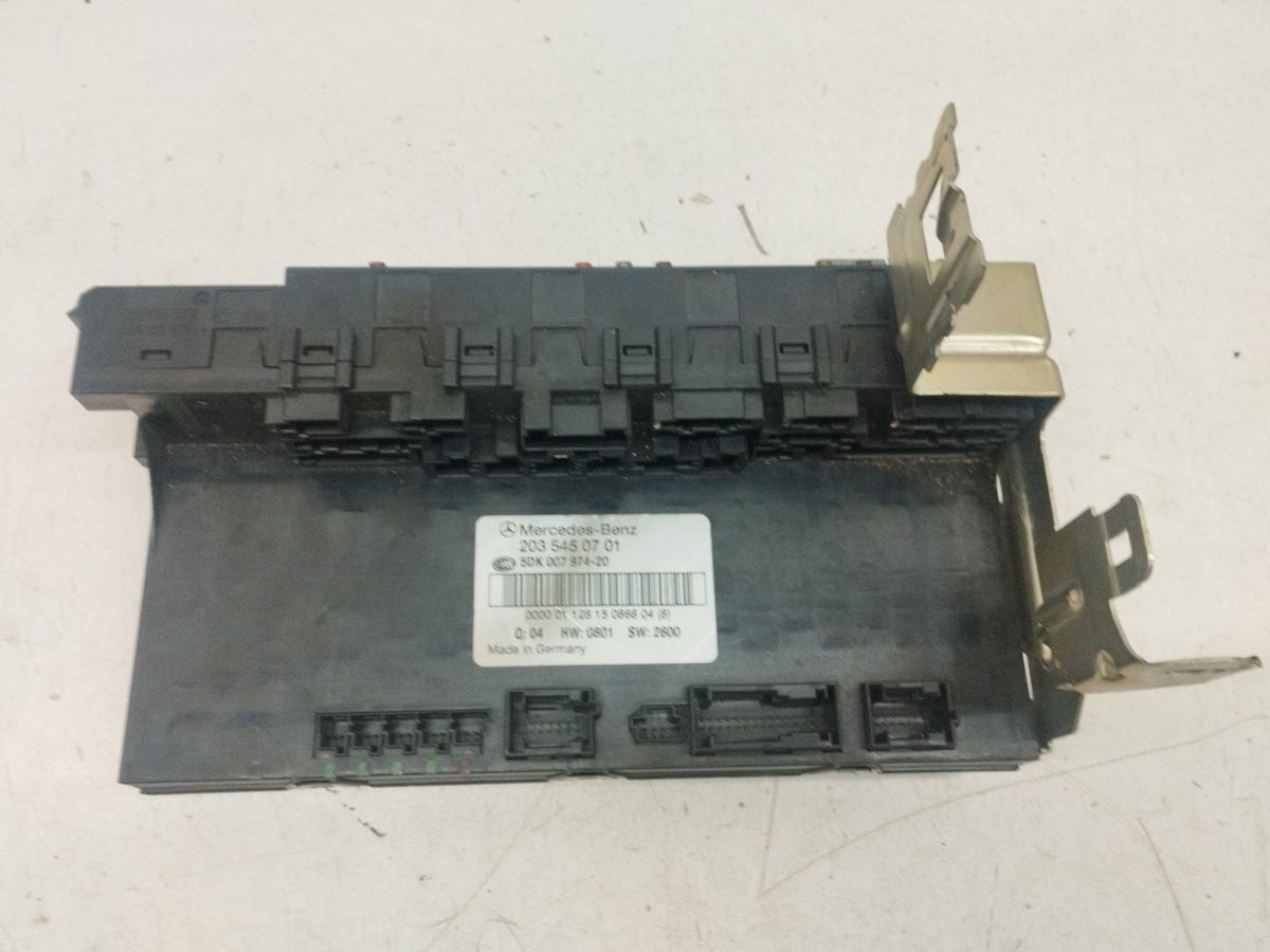 Caja Reles / Fusibles Mercedes-Benz Clase Clk (W209) Cabrio 2003-2009 2035450701
