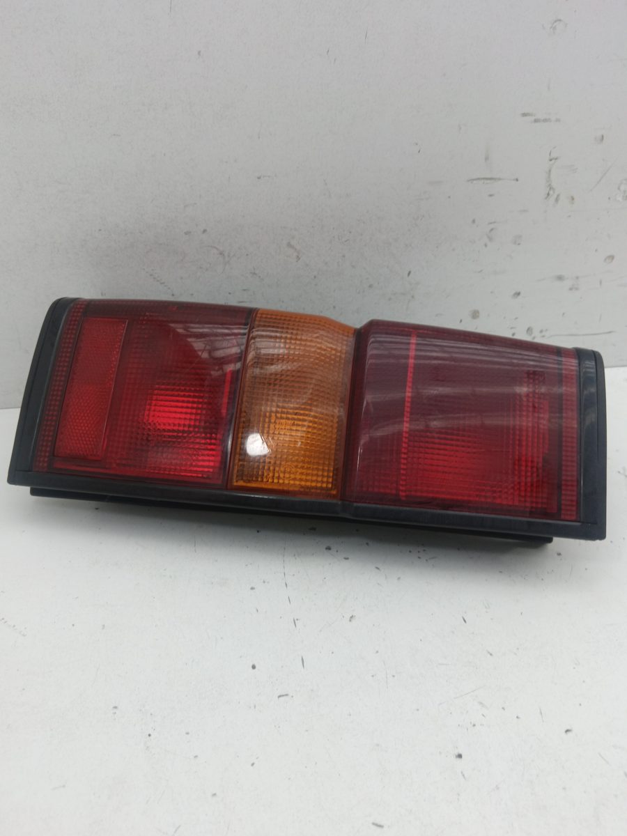 Farol Trasero Izquierdo Exterior Nissan Terrano (WD21) desde 1987 22023921
