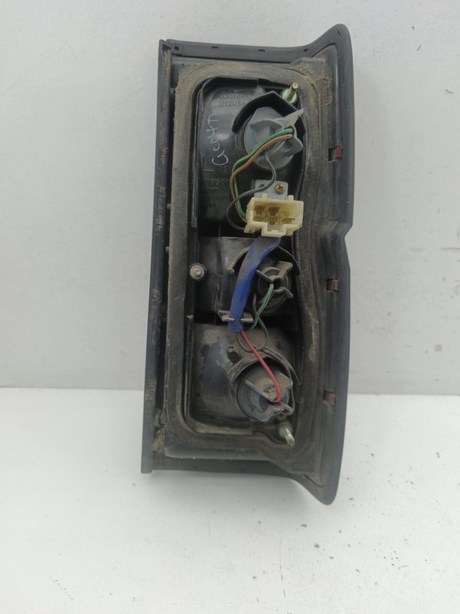 Farol Trasero Izquierdo Exterior Nissan Terrano (WD21) desde 1987 22023921