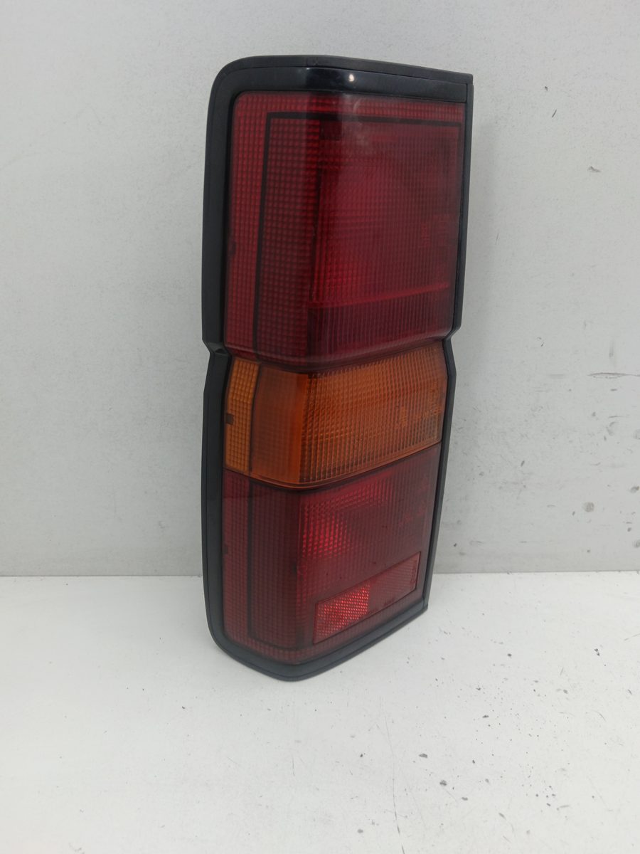 Farol Trasero Izquierdo Exterior Nissan Terrano (WD21) desde 1987 22023921