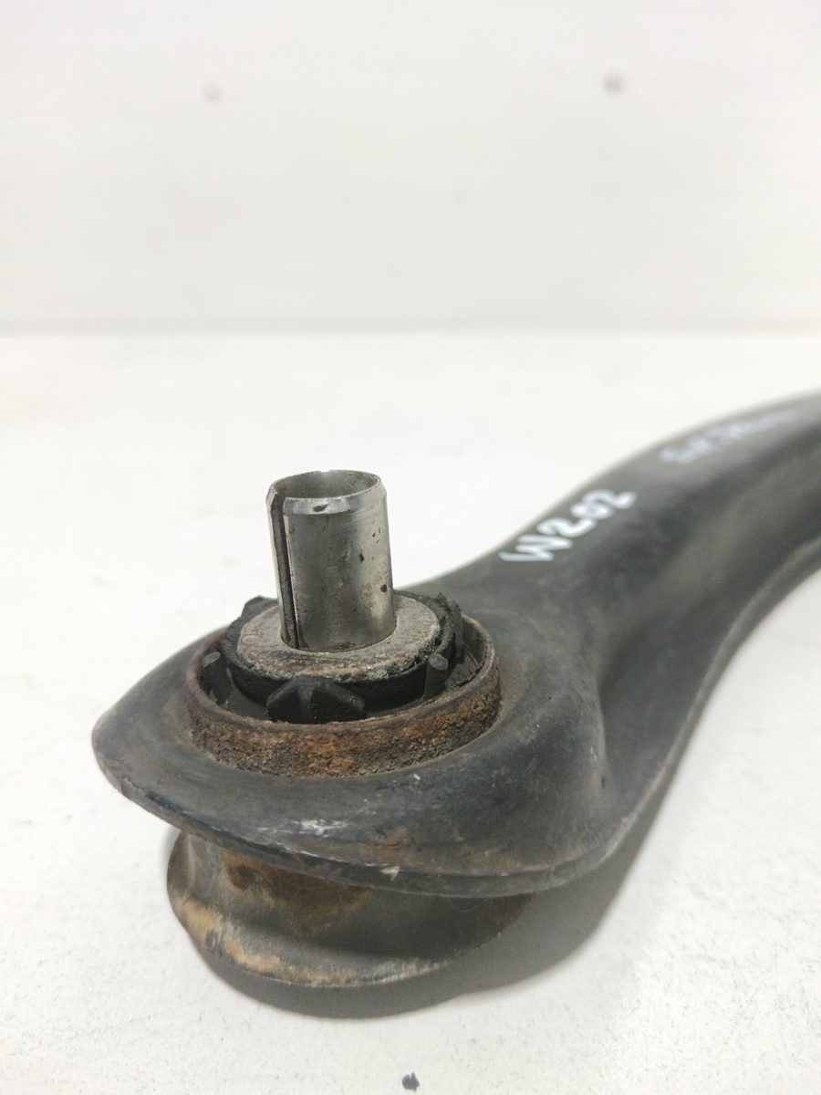 Brazo Suspension Superior Trasero Izquierdo Mercedes-Benz Clase C (W202) Berlina 1993-2000