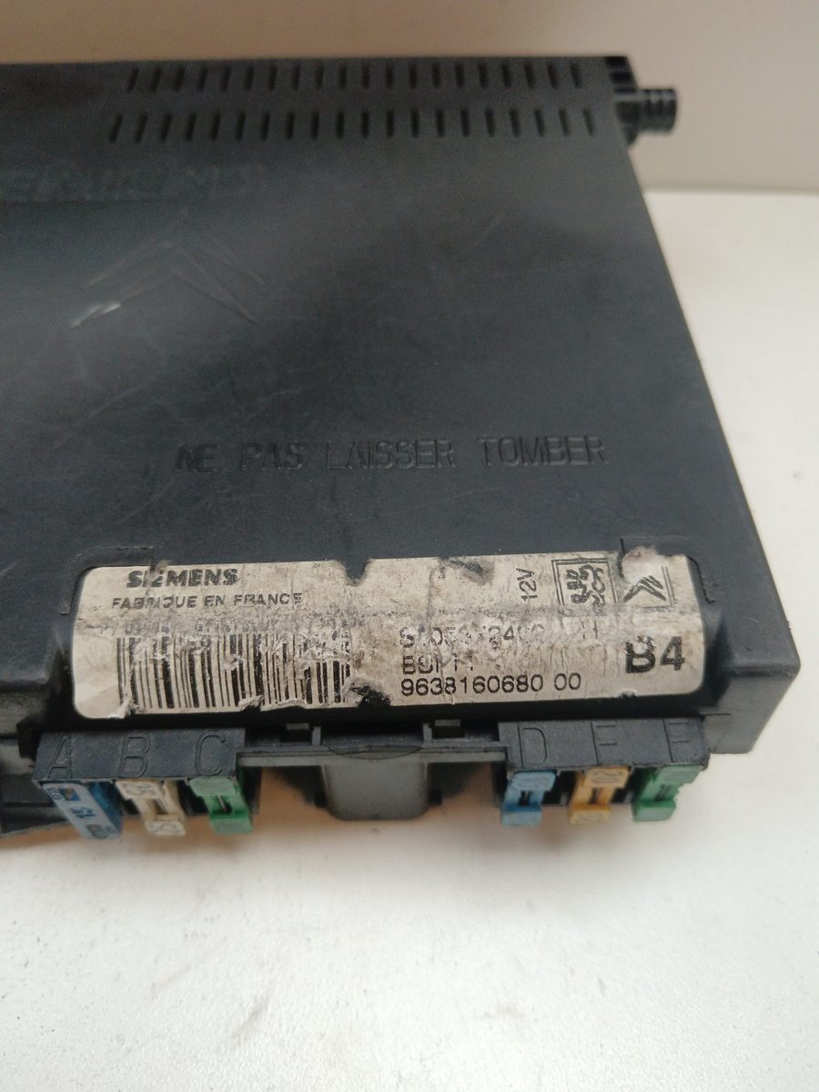 Caja Reles / Fusibles / Modulo Bsi Peugeot 206 Berlina 1998-2010 XS 1.6L 80kW 963816068000