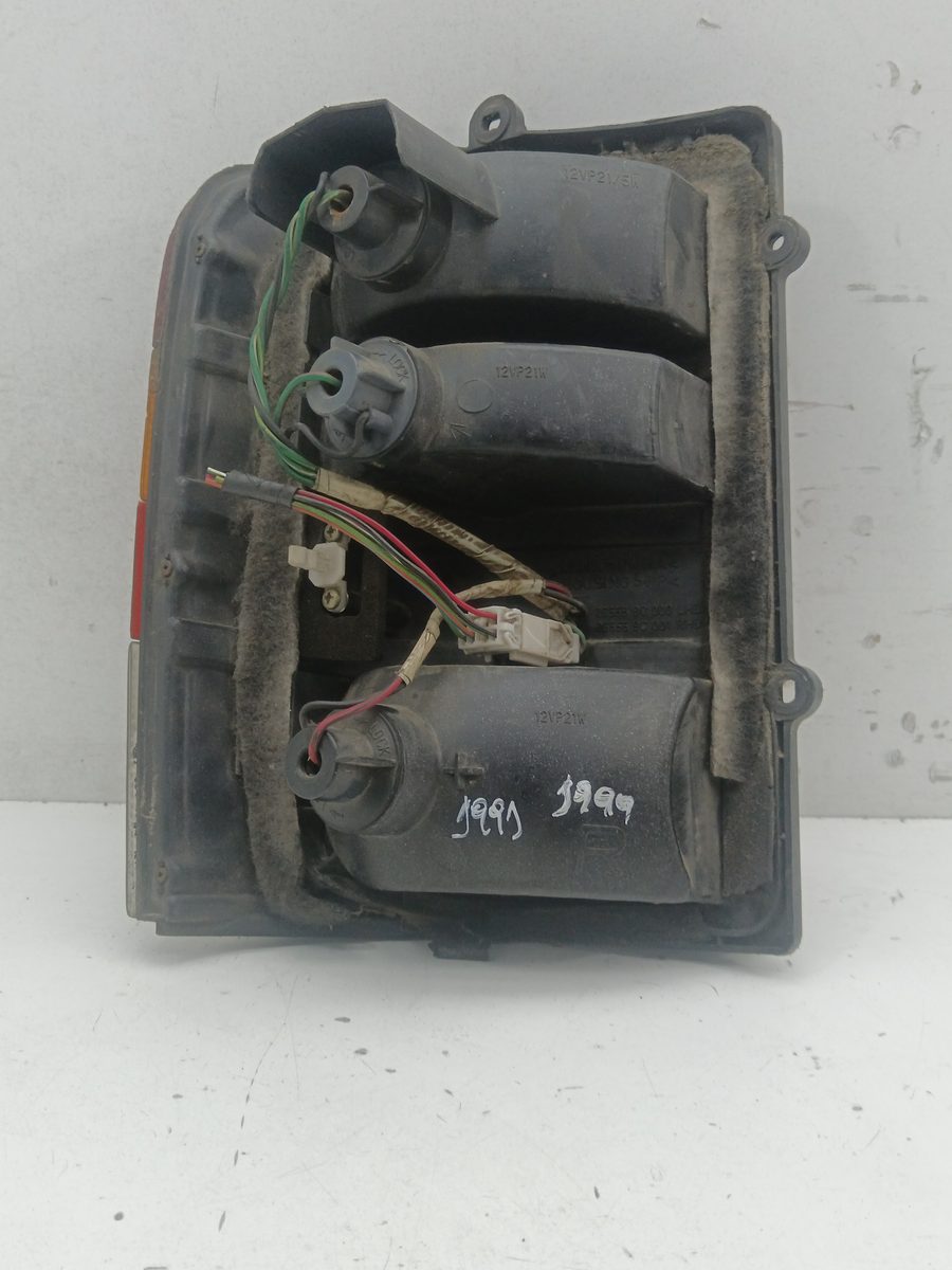 Farol Trasero Izquierdo Exterior Nissan Serena (C23M) 1992-2002 265559C000