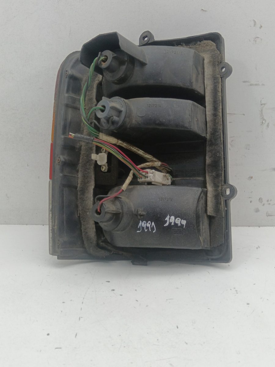 Farol Trasero Izquierdo Exterior Nissan Serena (C23M) 1992-2002 265559C000