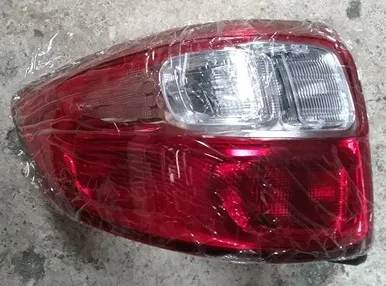 Faro trasero izquierdo