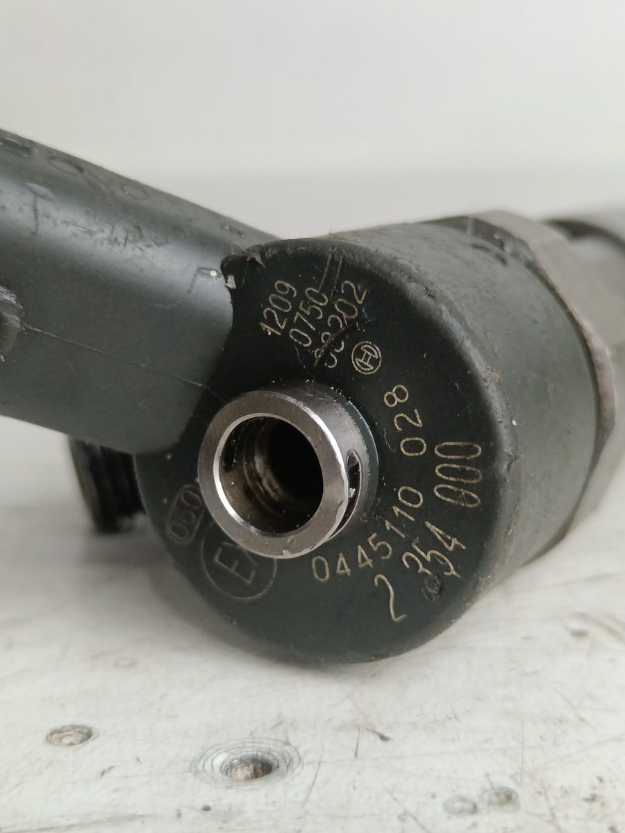 Inyector BMW Serie 7 (E38) 1994-2001 3.0 24V Turbodiesel CAT 3.0L 142kW 0445110028