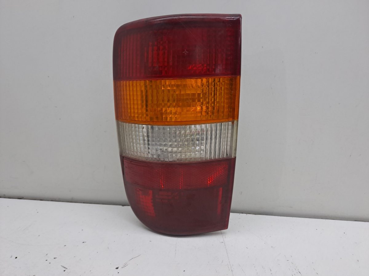 Farol Trasero Izquierdo Exterior Chevrolet Blazer (NEU) 1994-2001 Lux Automático