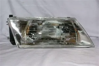 SEMIOPTICA DER NISSAN SENTRA B14 (MEXICO) DEPO