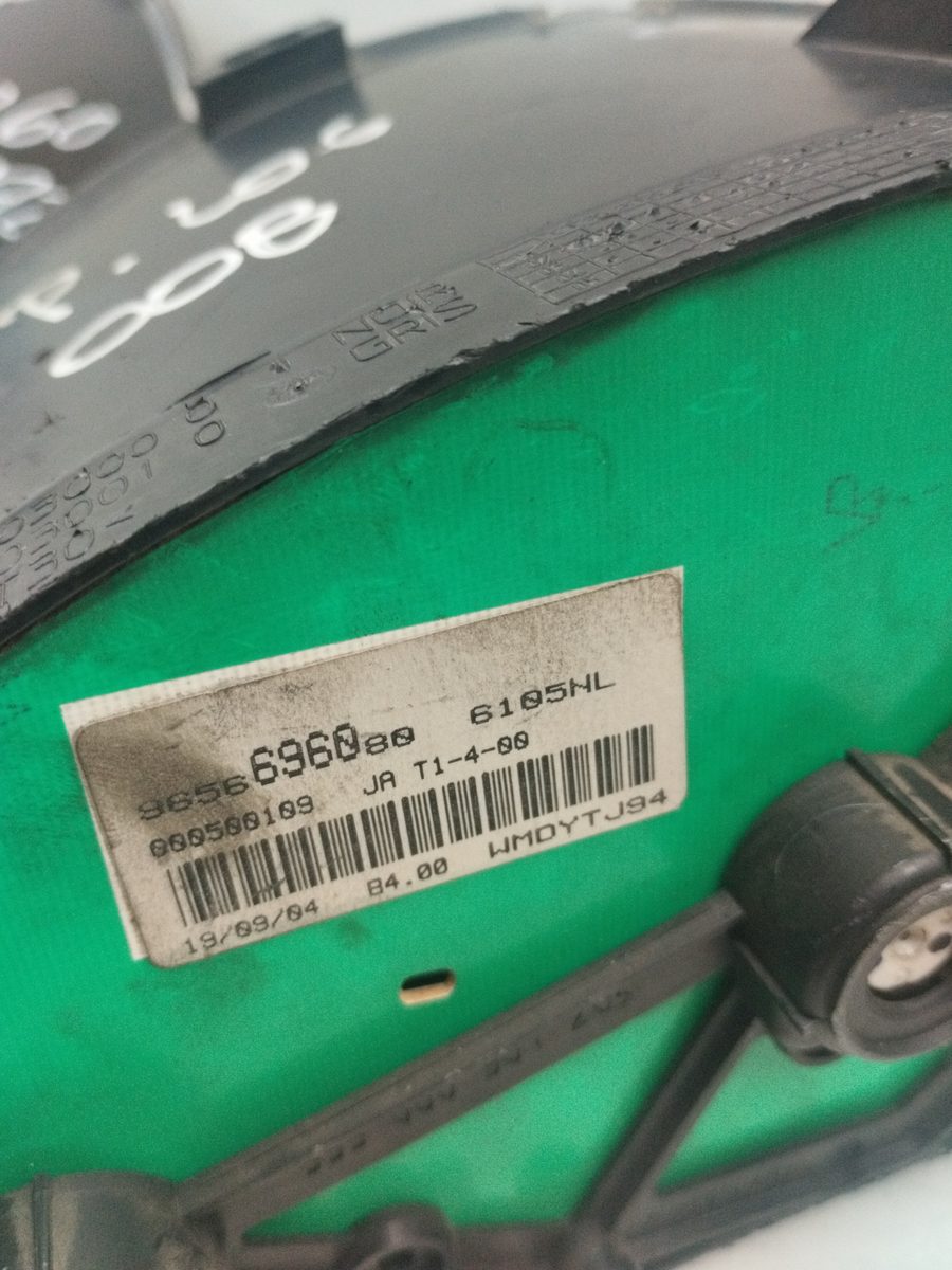 Tablero de Instrumentos Peugeot 206 Berlina 1998-2010 XT 1.4L 50kW 9656696080
