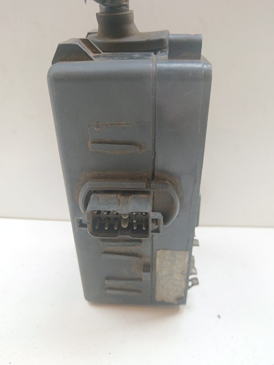 Caja Reles / Fusibles BMW Serie 3 Berlina (E30) desde 1982 324td 13801759E34355