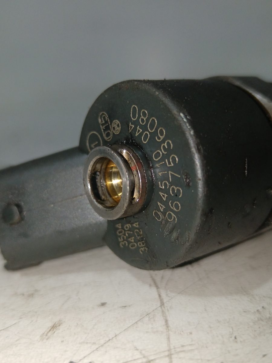 Inyector Peugeot 206 Berlina 1998-2010 2.0 HDi CAT 2.0L 66kW 0445110044