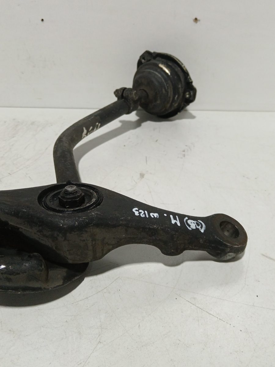 Parrilla de Suspension Inferior Delantera Derecha Mercedes-Benz Clase E (W123)
