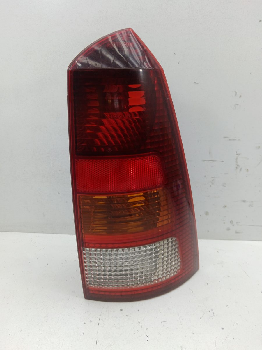 Farol Trasero Derecho Exterior Ford Focus Berlina (CAK) 1998-2004 Ambiente