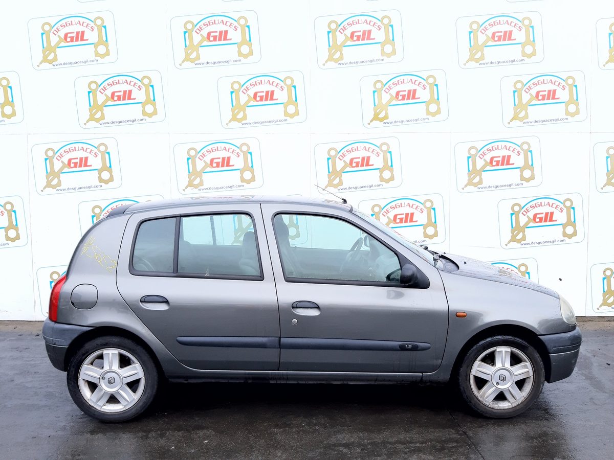 Caja Reles / Fusibles Renault Clio II Fase I (B/CBO) 1998-2001 1,2 1.2L 43kW 7700415565