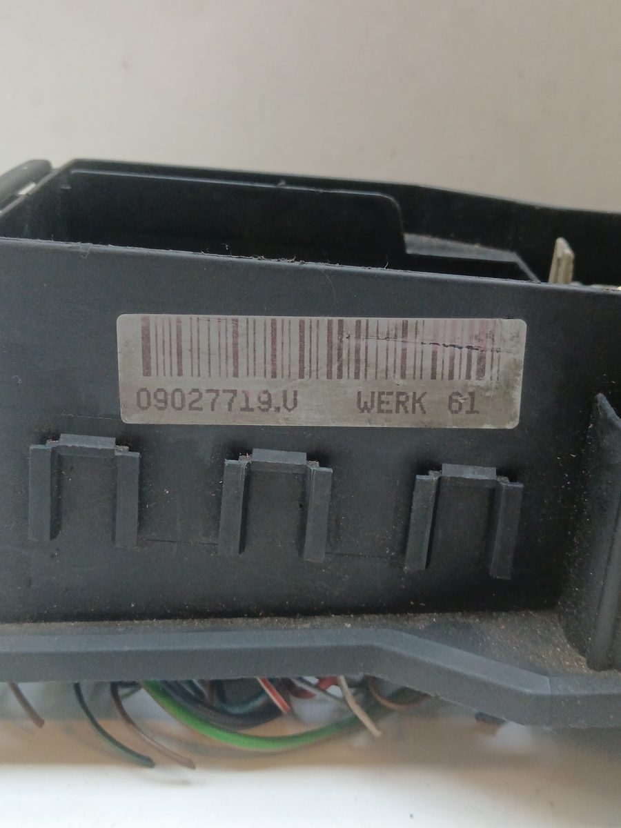 Caja Reles / Fusibles BMW Serie 3 Berlina (E36) 1990-1998 318i 61131387590109110