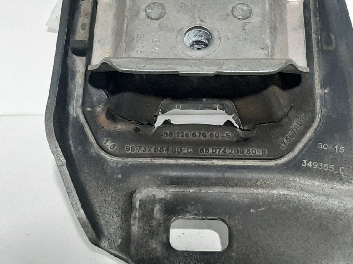 Soporte Motor Izquierdo Peugeot 308 2013-2021 Access 1.6L 73kW 9673768480C