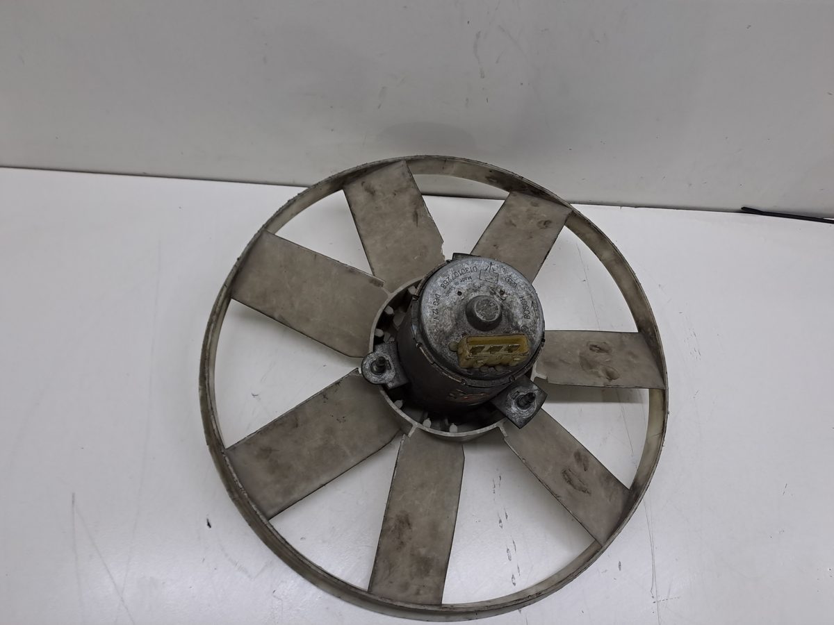 Electroventilador Volkswagen Polo Berlina (6N1) 1994-1999 1,4 1.4L 44kW 0130107282