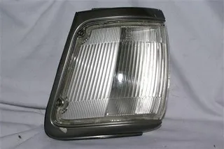 Faro delantero izquierdo