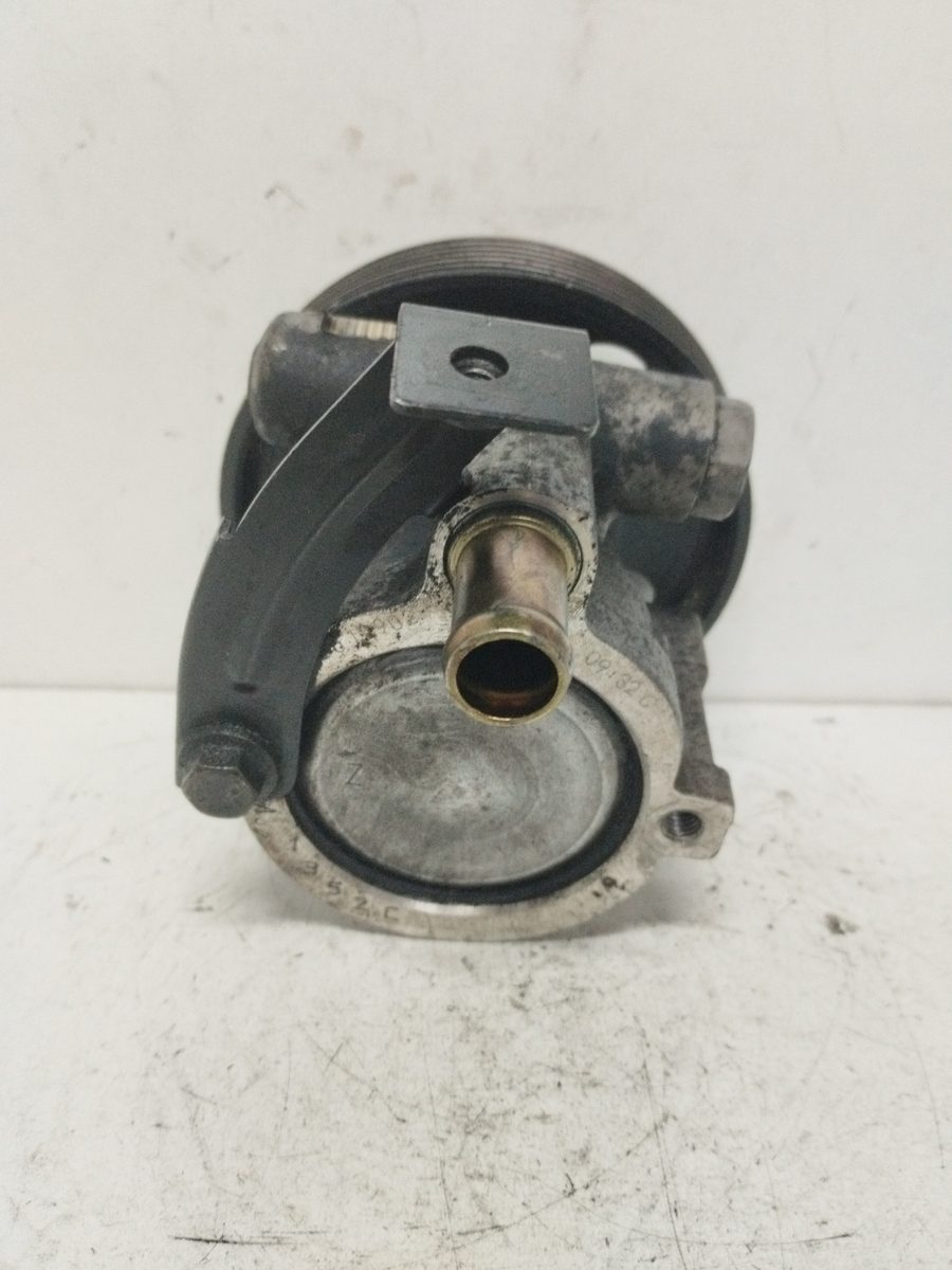 Bomba Direccion Volvo V40 Familiar 1995-2005 1.9 D+ (85kW) 1.9L 85kW 8200071050