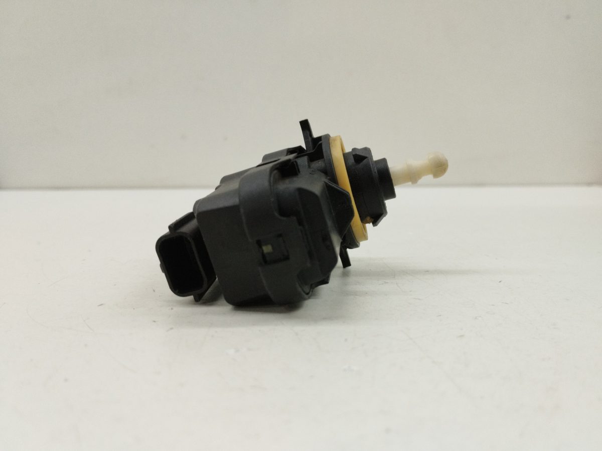 Motor Regulacion Faroles Peugeot 208 2012-2019 Access 1.0L 50kW 90005925