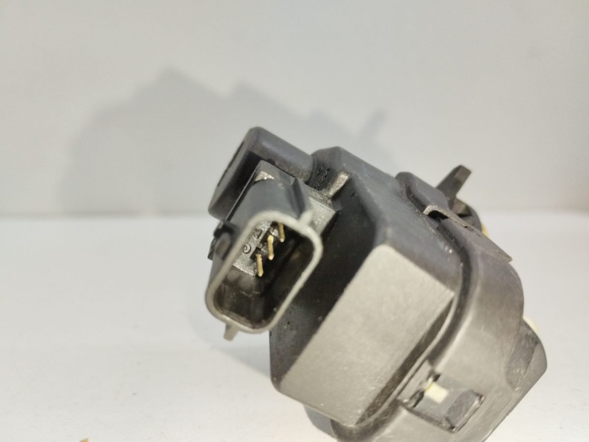 Motor Regulacion Faroles Peugeot 208 2012-2019 Access 1.0L 50kW 90005925