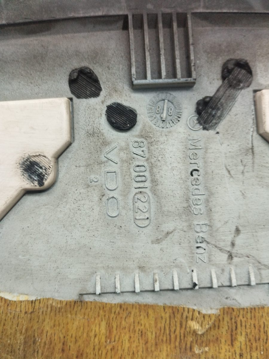 Tablero de Instrumentos Mercedes-Benz Clase E (W124) Berlina 1984-1997 2,3 1245420016
