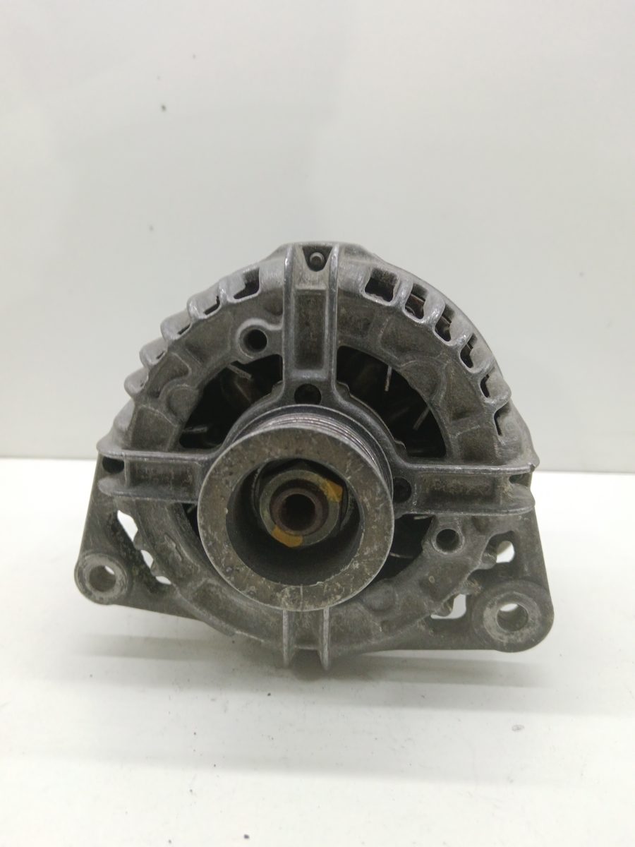 Alternador Ford Mondeo Berlina (GD) 1996-2001 GLX 1.8L 66kW 0124415006