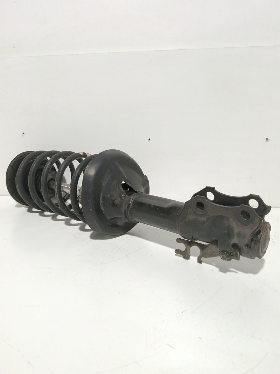 Amortiguador Delantero Der/Izq Volkswagen Jetta (1K2) 2005-2010 Advance 1H0413031C