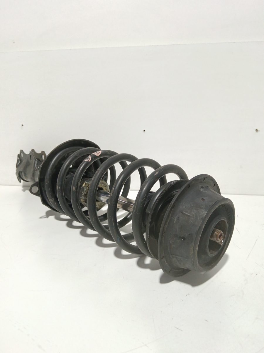 Amortiguador Delantero Der/Izq Volkswagen Jetta (1K2) 2005-2010 Advance 1H0413031C