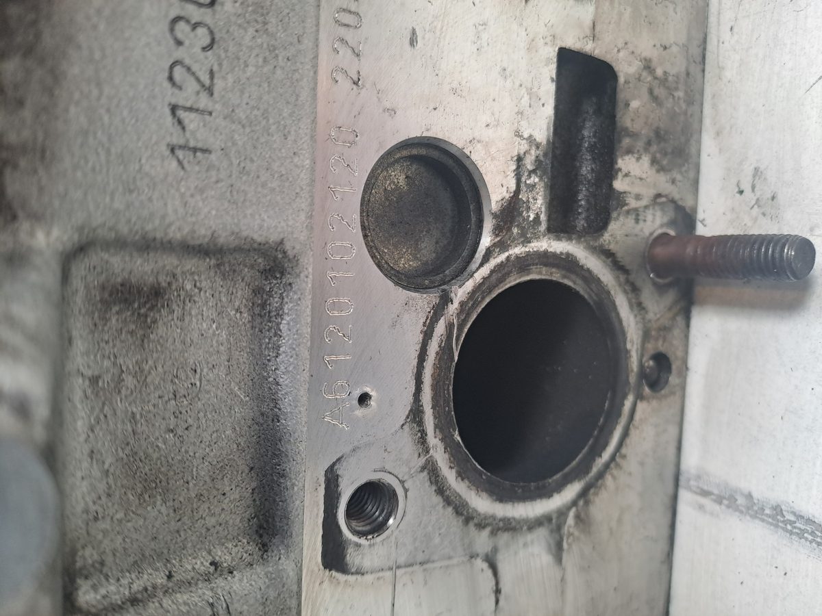 Tapa de Cilindros Mercedes-Benz Clase E (W211) Berlina 2002-2009 2.7 CDI CAT A612