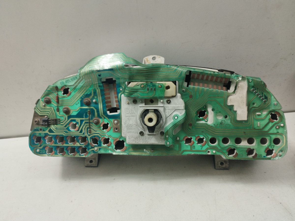 Tablero de Instrumentos Chevrolet Corsa B 1996-2000 1.7 Diesel 1.7L 44kW 81117675