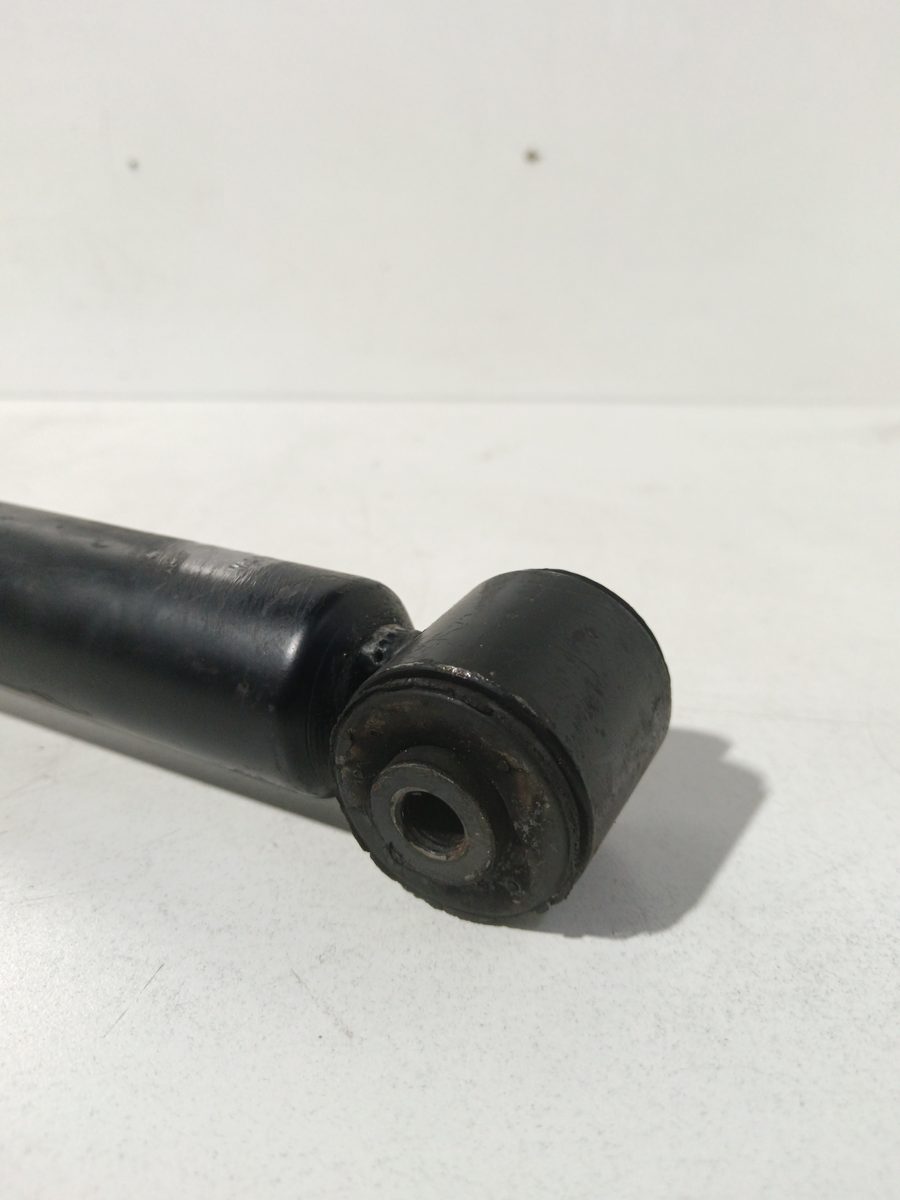 Amortiguador Trasero Der/Izq Volkswagen Passat Berlina (3B2) 1996-2000 814901556009