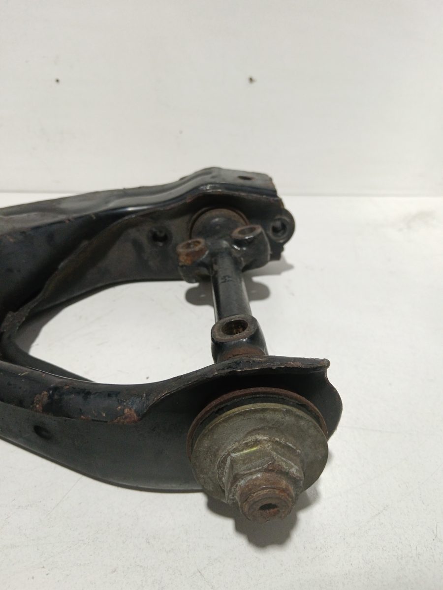 Parrilla de Suspension Superior Delantera Izquierda Toyota Hilux (KUN) 2005-2016