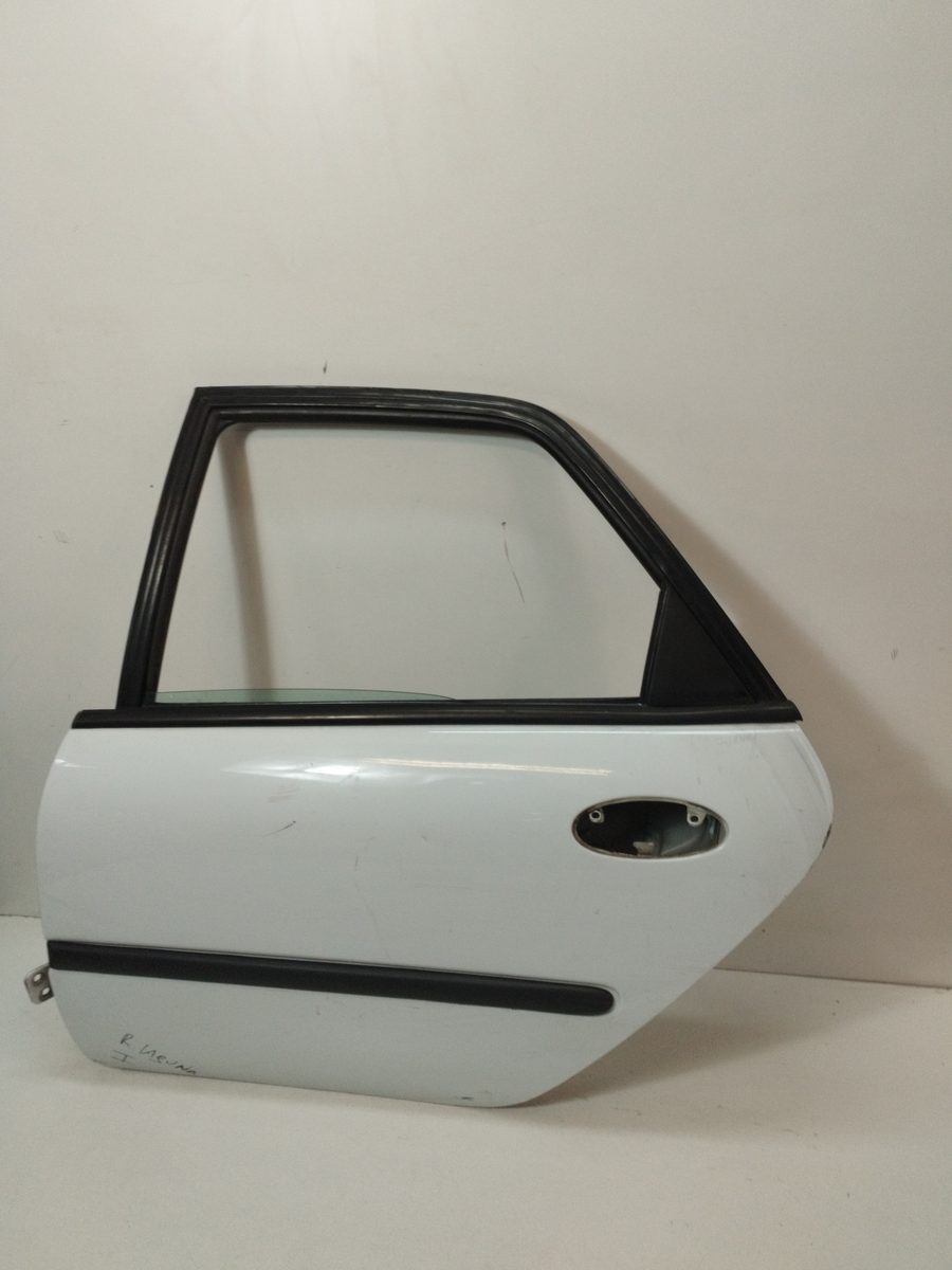 Puerta Trasera Izquierda Renault Laguna (B56) 1994-1998 RT (B56F/G)