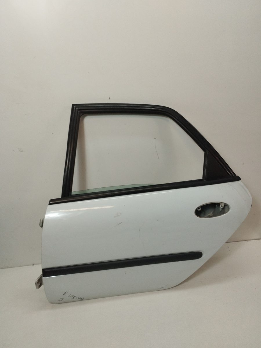 Puerta Trasera Izquierda Renault Laguna (B56) 1994-1998 RT (B56F/G)