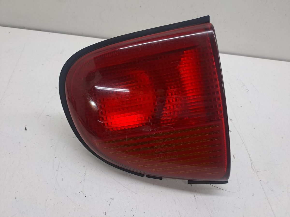 Farol Trasero Izquierdo Exterior Ford Escort Berl./turnier 1995-2000 93AG15K258