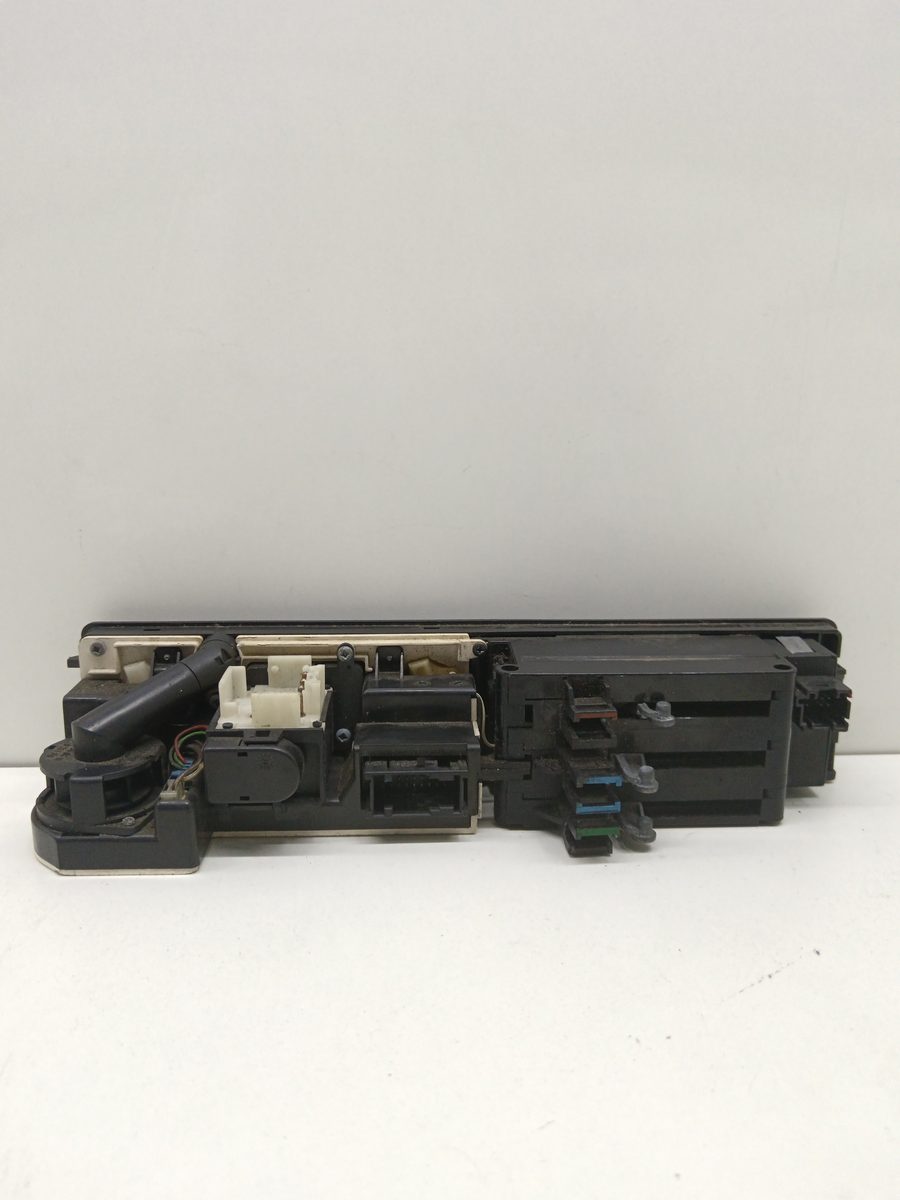 Comandos de Calefacción BMW Serie 5 Berlina (E34) desde 1988 520i (110kW) 8351110