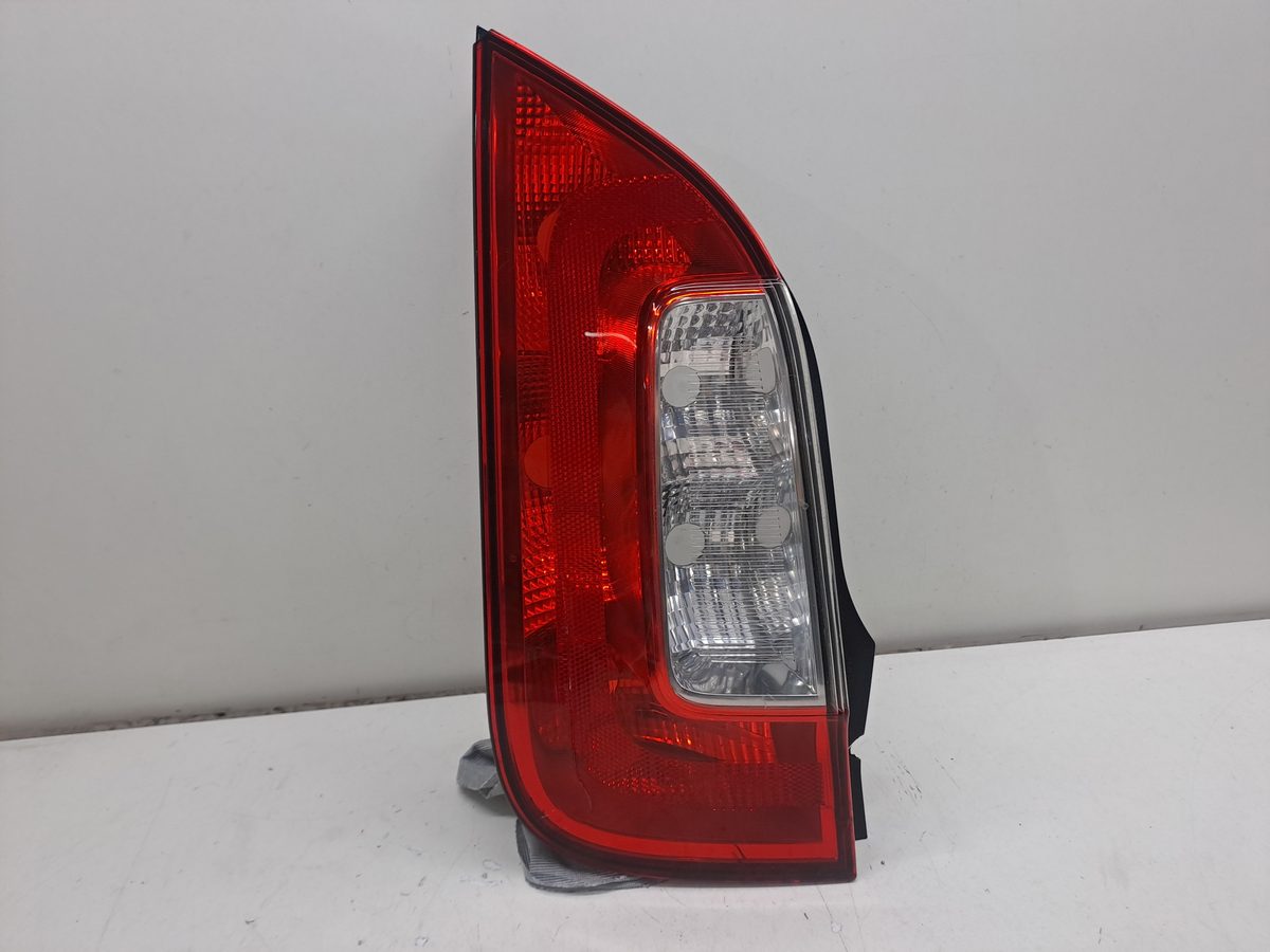 Farol Trasero Izquierdo Exterior Volkswagen Up! (122) 2016-2018 *