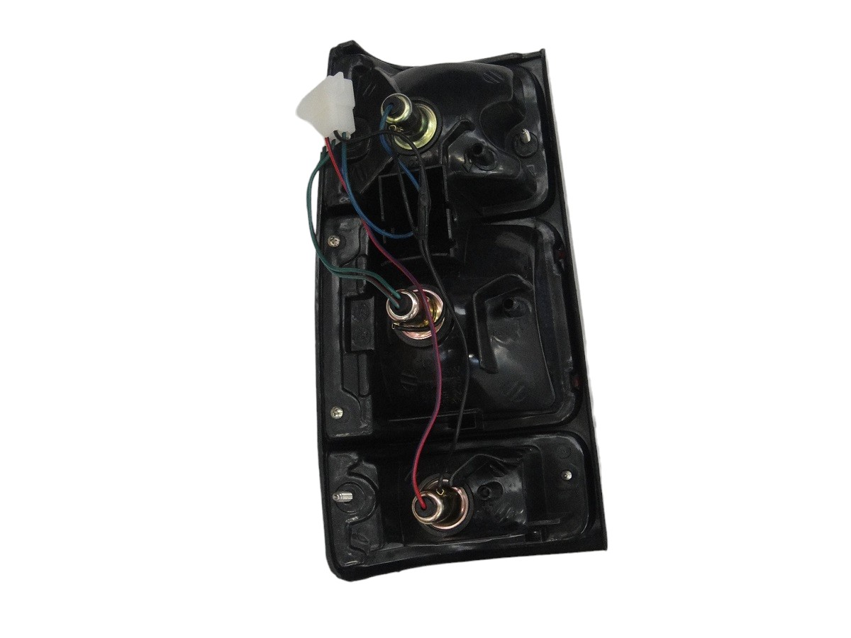 FAROL TRASERO DERECHO ISUZU TFR/TFS 1991/1996 (MARCO NEGRO)