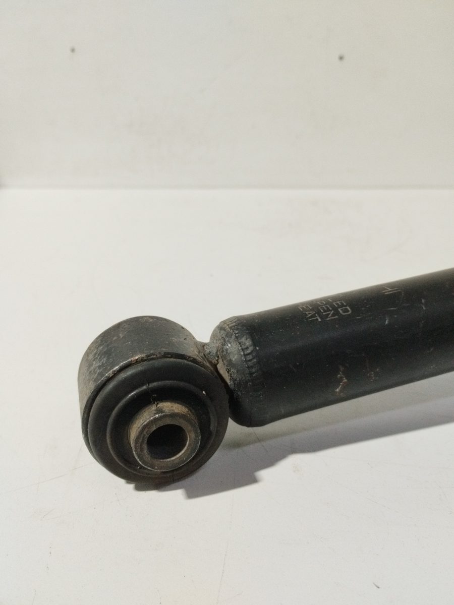 Amortiguador Trasero Der/Izq Mitsubishi Lancer Berlina (C60A/C70A) MB631342