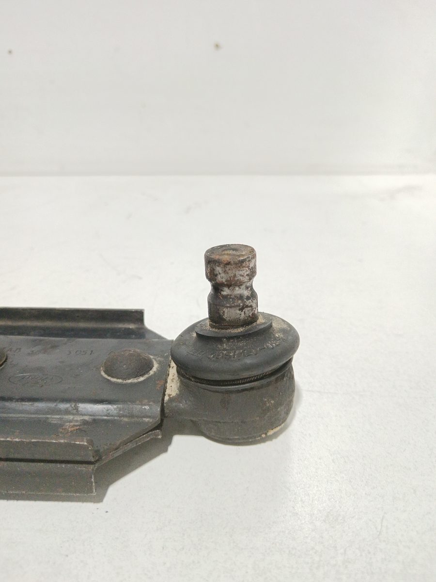 Parrilla de Suspension Inferior Trasera Izquierda Ford Escort Berl./turnier 91AB30423051AB