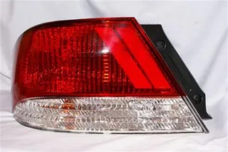 Faro trasero izquierdo